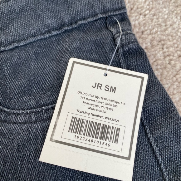 Girls Shorts Size Small - Picture 5 of 7